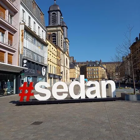 Plein Centre, Balcon - 4 Personnes * Sedan